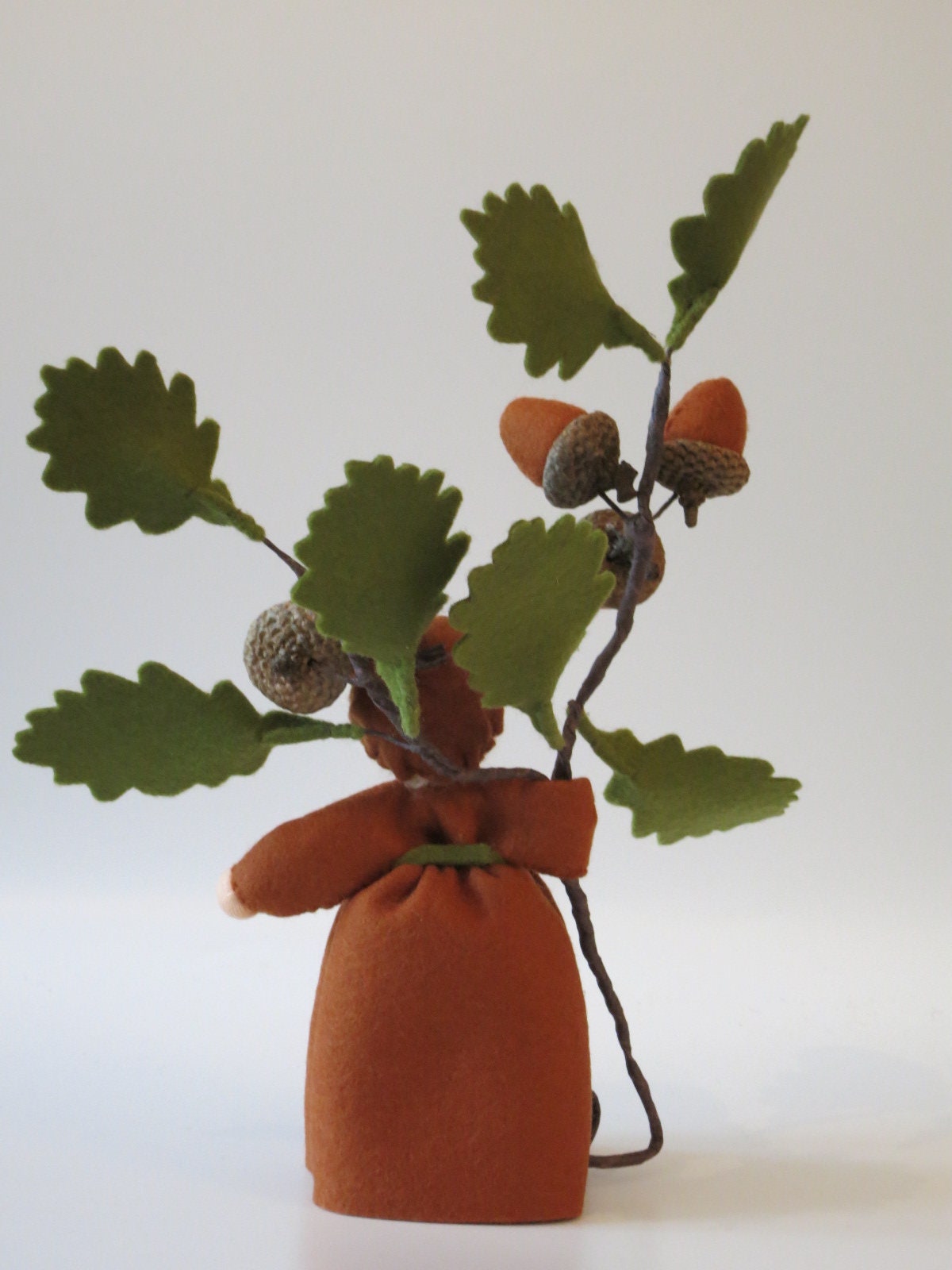 Eichel Kind - handgefertigtige Blumenkinder - Art. HE36