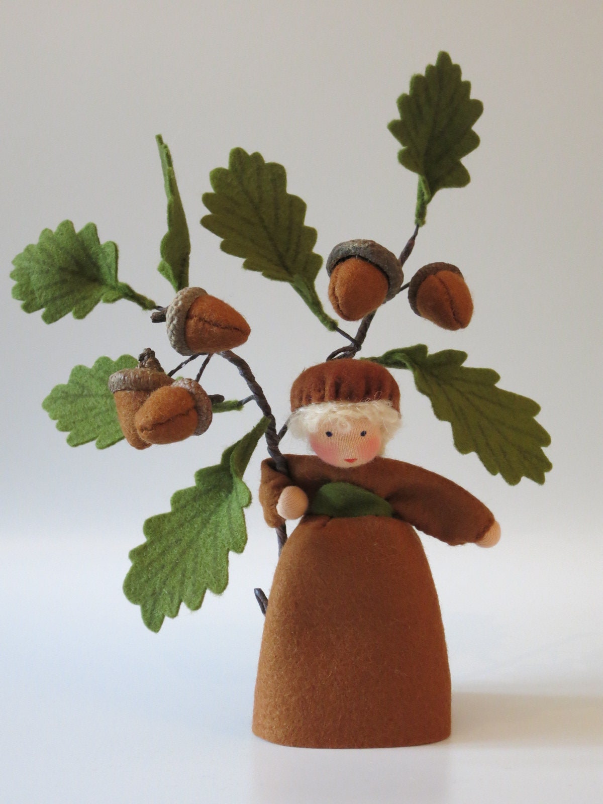 Eichel Kind - handgefertigtige Blumenkinder - Art. HE36