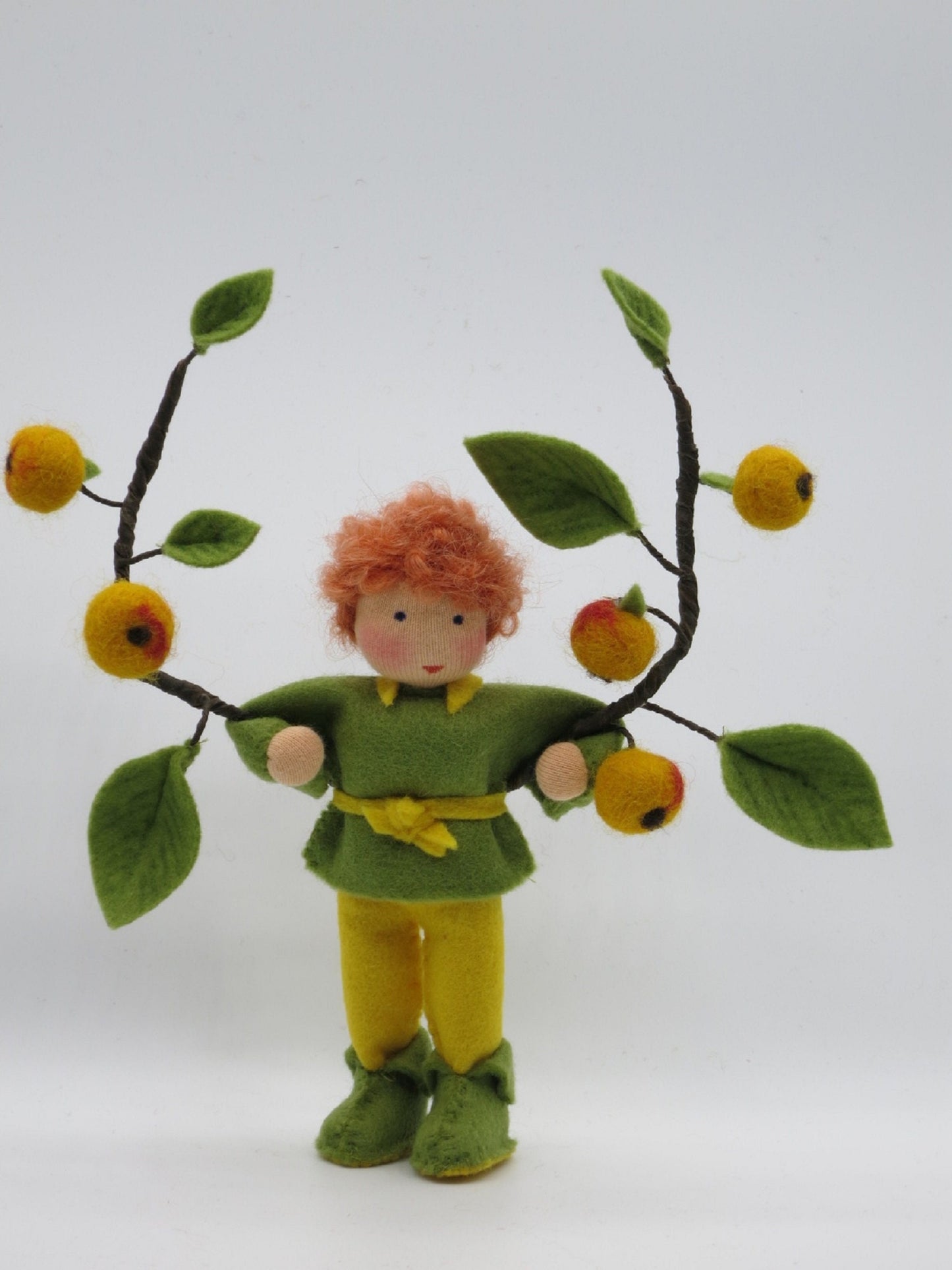 Apfel Kind - handgefertigtes Blumenkind - Art. HE48