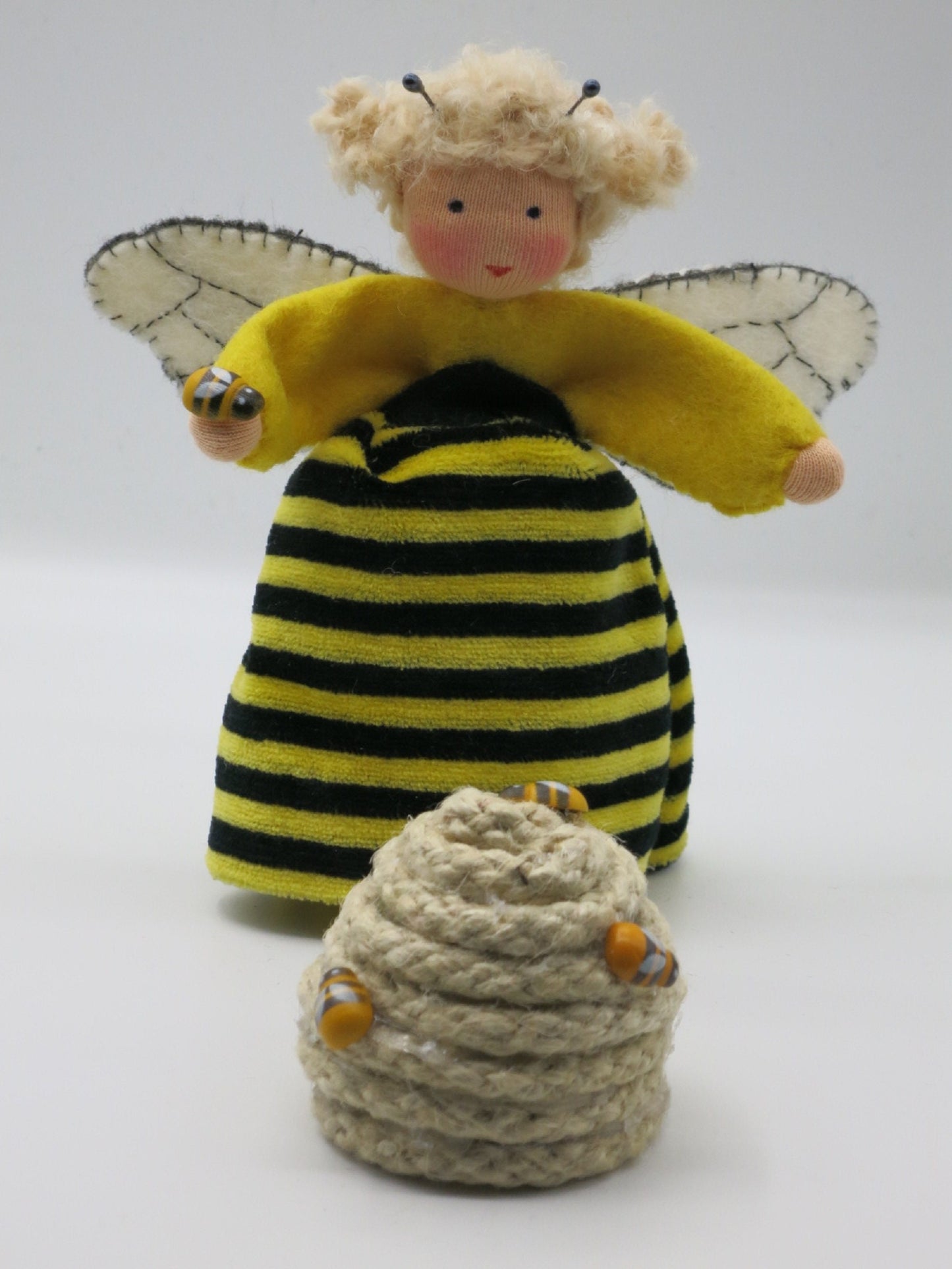 Kleine Biene  - Jahreszeitentisch- Blumenkind- Waldorf - Art. SO47