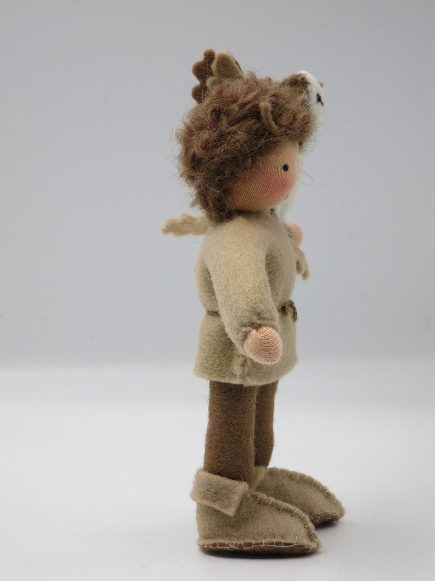 Junge mit Eule - Jahreszeitentisch - Art. HE14