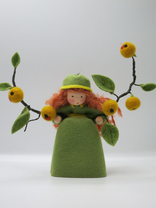 Apfel Kind - handgefertigtes Blumenkind - Art. HE48
