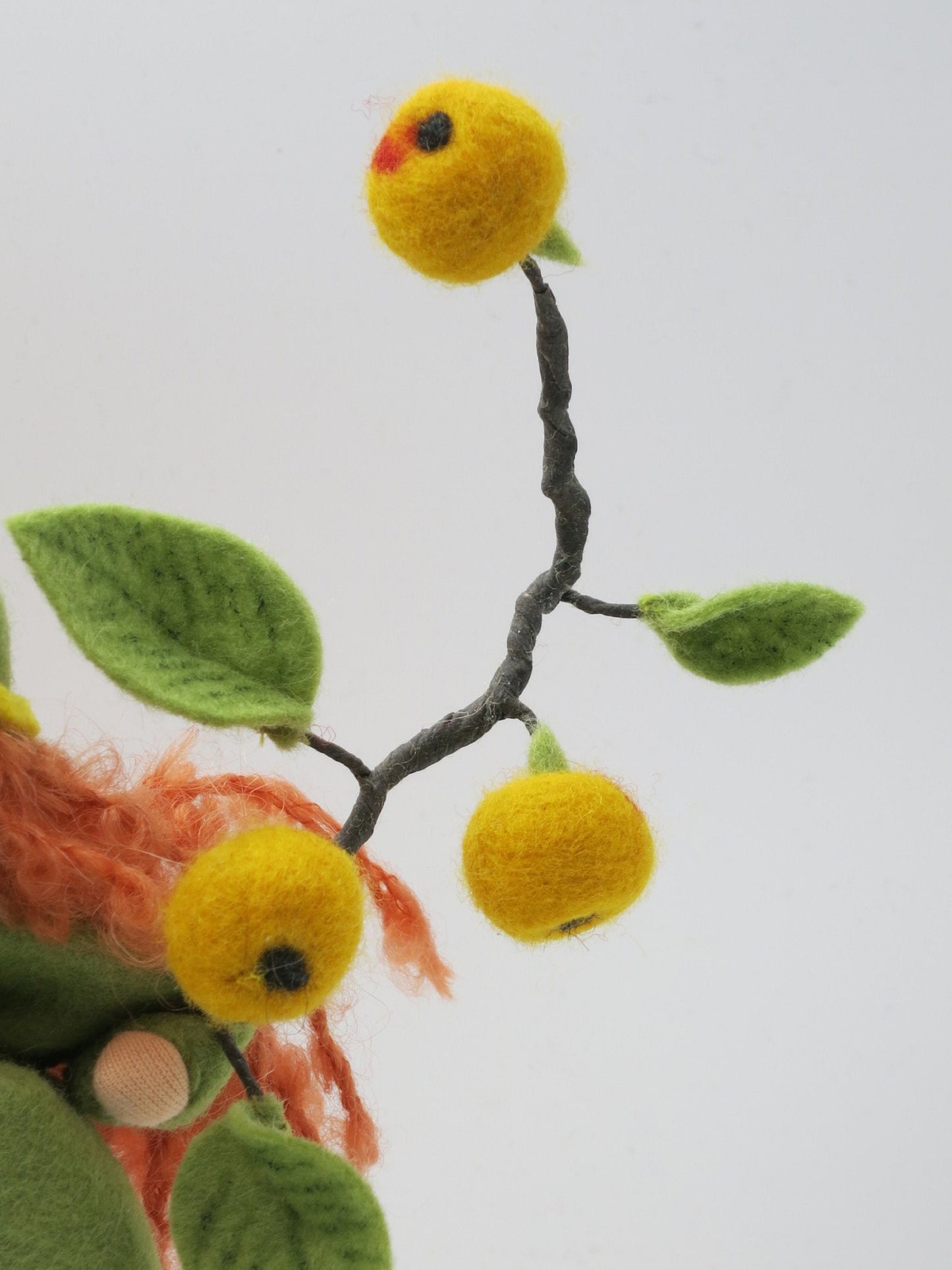Apfel Kind - handgefertigtes Blumenkind - Art. HE48