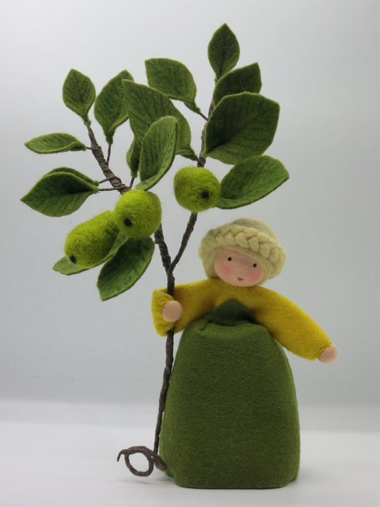 Birnen Mädchen - Blumenkind für den Jahreszeitentisch- Art. HE58