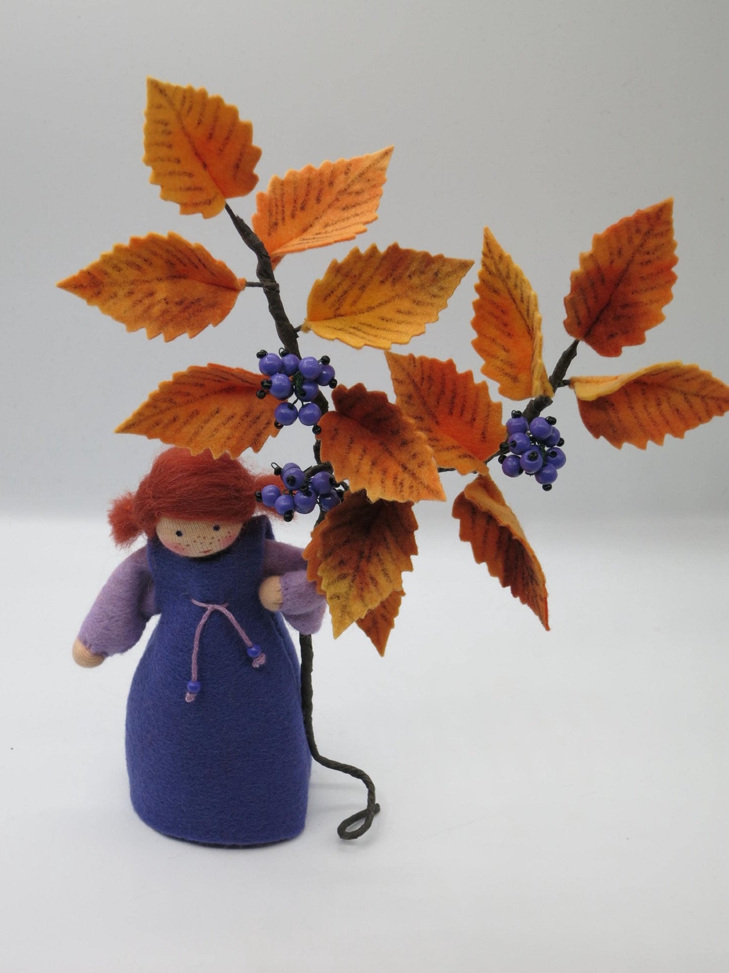 Herbstlicher Liebesperlenstrauch - Schönfrucht -Blumenkind für den Jahreszeitentisch - Art. HE55