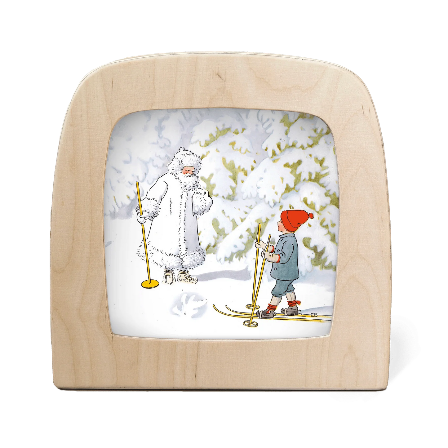 Olles Skiausflug Toverlux Motiv MO32: Junge auf Langlaufskiern begegnet einer weiß gekleideten Wintergestalt im verschneiten Tannenwald, Elsa Beskow – für die Magische Lampe