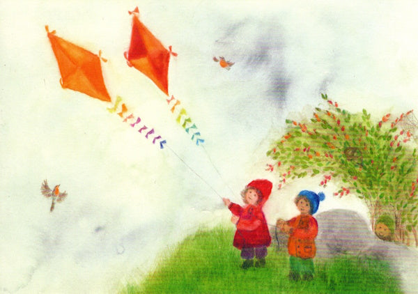 Zwei Kinder lassen Rautendrachen im Herbstwind steigen, Igel im Hagebuttenstrauch – Postkarte von Anke Christel-Weidemann