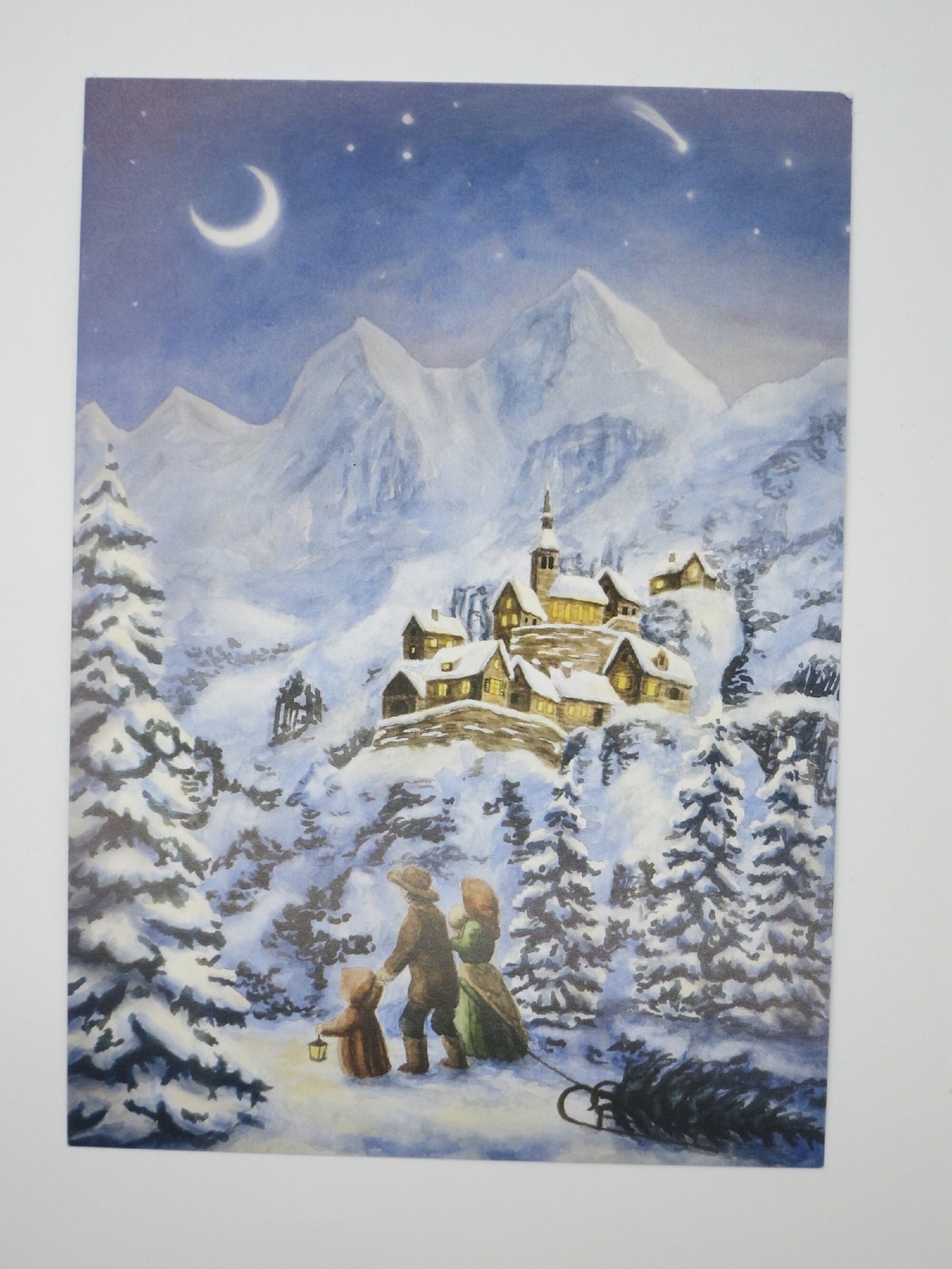 Postkarte Weihnacht in den Bergen von Raphaela Berendt, Aquarell mit Bergdorf und Mondsichel