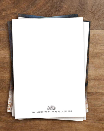 Licht der Hoffnung - Postkarte von Iris Esther