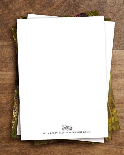 Berry Tale - Postkarte von Iris Esther