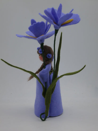 Iris - Schwertlilie - Blumenkind  für den Jahreszeitentisch - Art. SO42