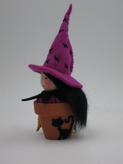 Hexentöpfchen - Halloween - Blumenkind für den Jahreszeitentisch - Waldorf - Art. HE64
