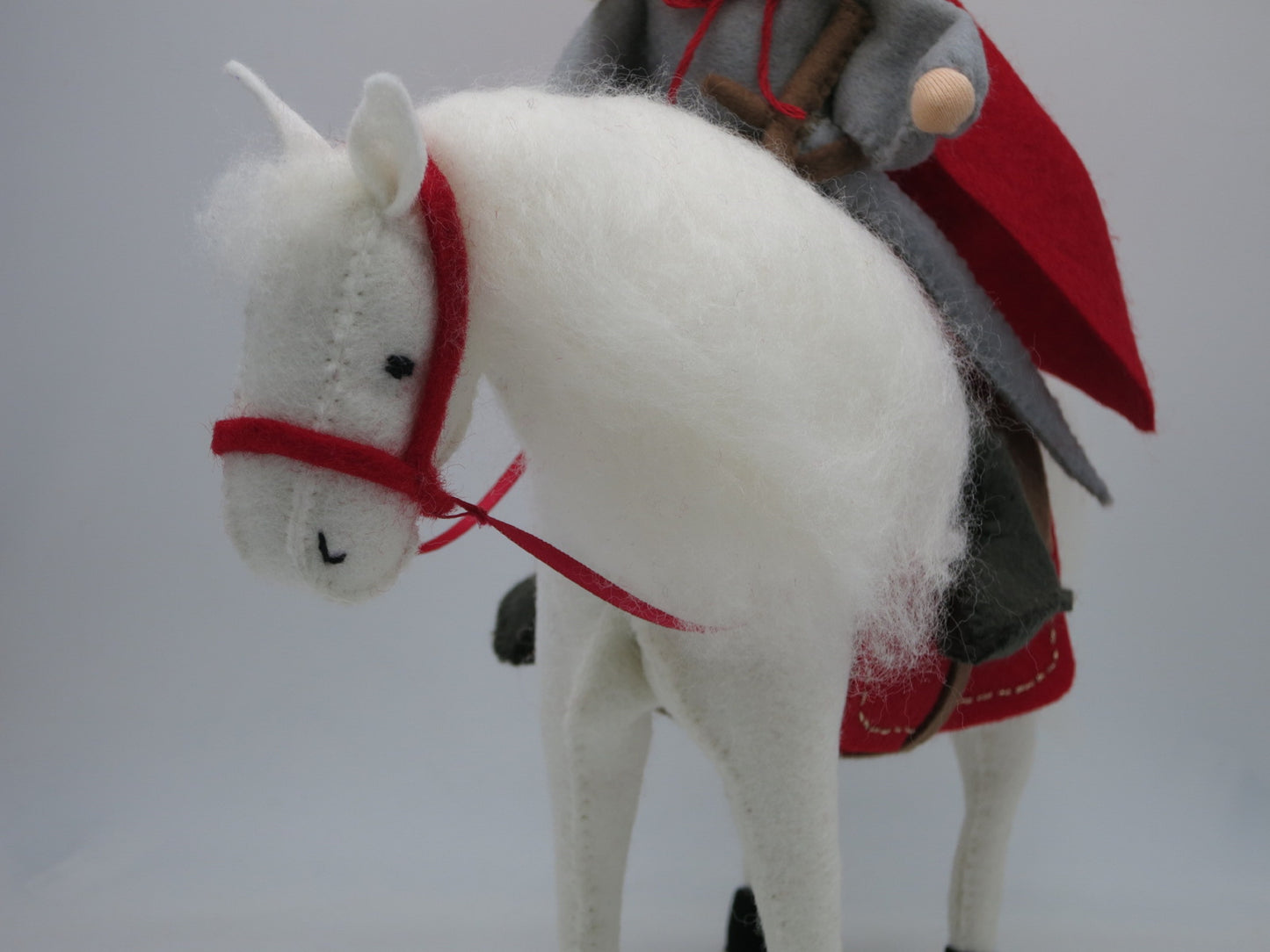 Sankt Martin mit Pferd - handgefertigtes Bumenkind - Art. HE66