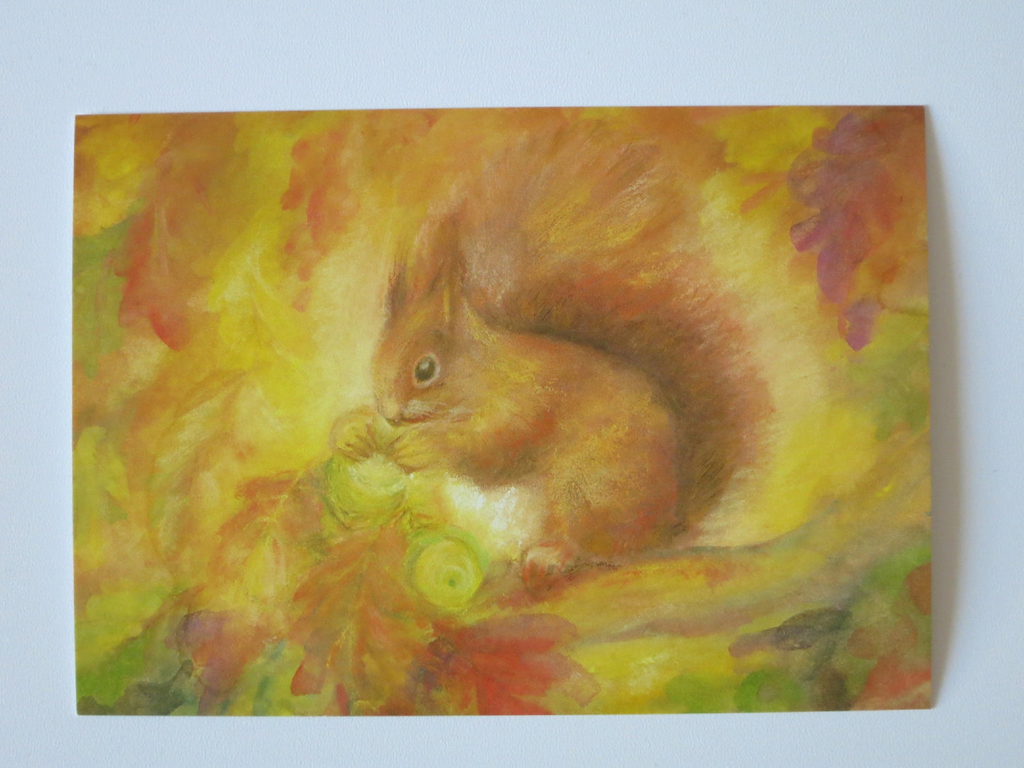 Postkarte Eichhörnchen mit grüner Eichel, Marjan van Zeyl, Art. PKHE230