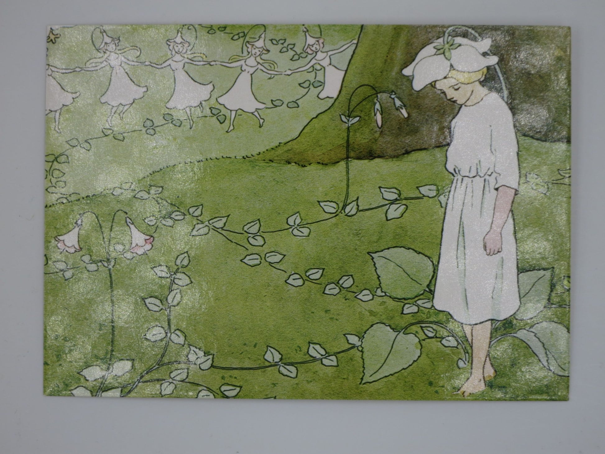Waldorf Postkarte mit Blumenmädchen und tanzenden Feen von Elsa Beskow im Frühling
