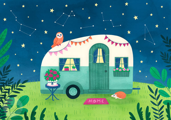 Postkarte Happy Camping: Retro-Wohnwagen unter Sternenhimmel – PKGR84