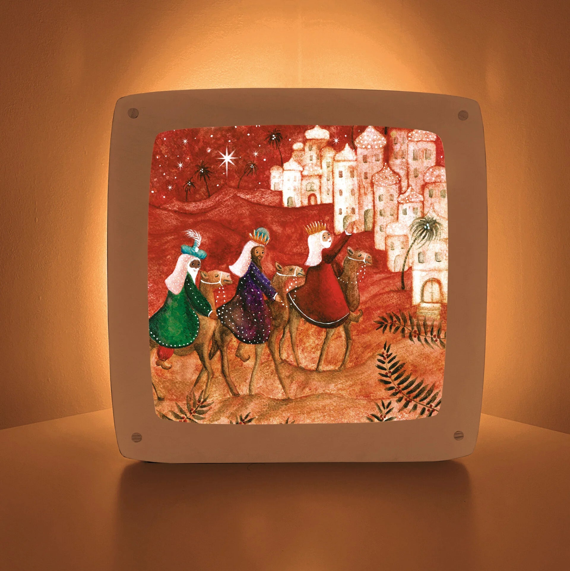 Heilige Drei Könige Toverlux Motiv MO50: die drei Könige reiten auf Kamelen unter dem Stern von Bethlehem auf die Stadt zu – für die Magische Lampe und den Adventstisch
