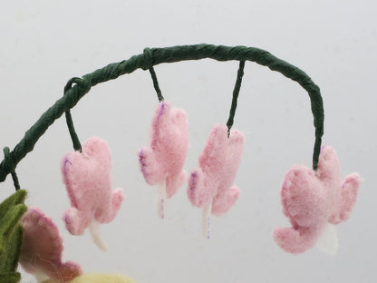 Tränendes Herz - Blumenkind für den Jahreszeitentisch - handgefertigte Blumenkinder - Art. FR46