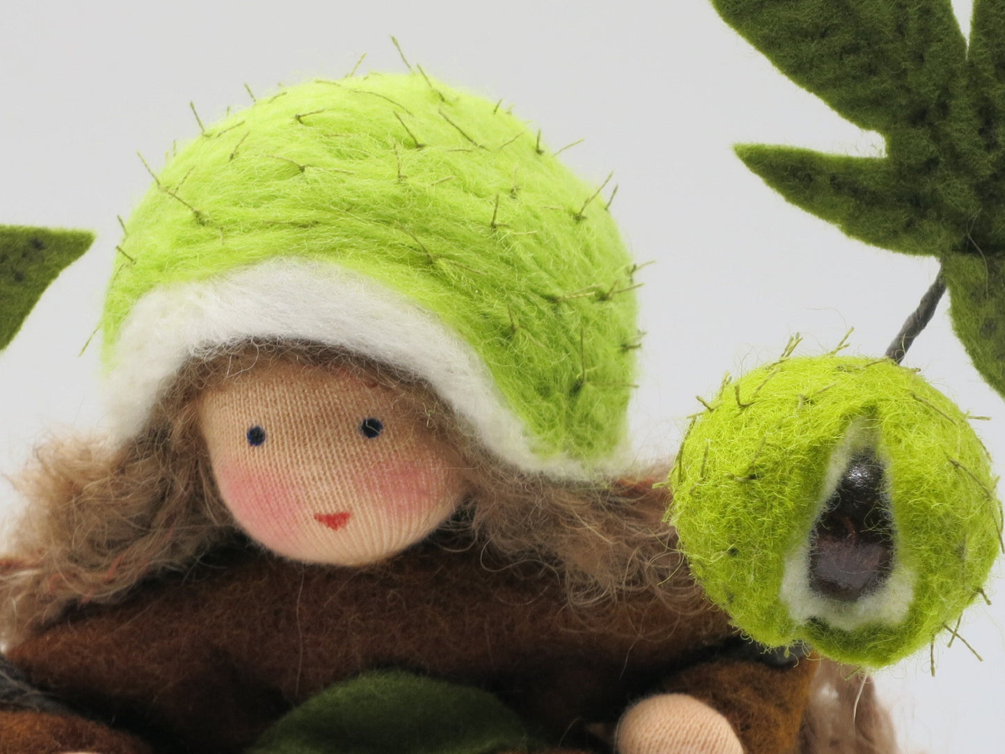 Kastanie - handgefertigtes Blumenkind - Art. HE6