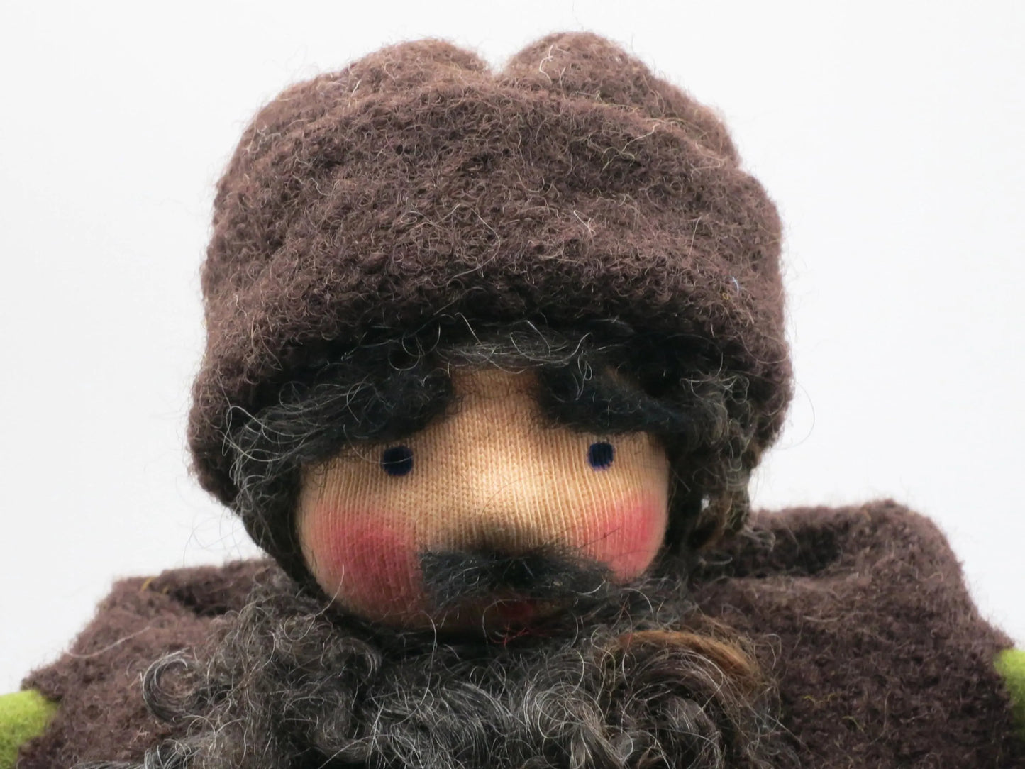 Knecht Ruprecht Blumenkind Nahaufnahme Gesicht mit grauem Wollbart und Fellmütze, Art. WI48