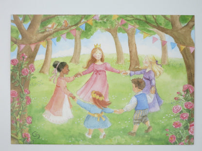 Einladungskarte mit tanzenden Kindern im Kreis und Prinzessin im Wald – Einladungskarte Prinzessin GK31