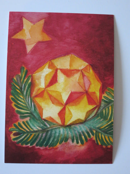 Kunst-Postkarte für Kinder: Goldener Kristallstern auf Tannenzweig vor tiefrotem Nachthimmel, Jahreszeitentisch