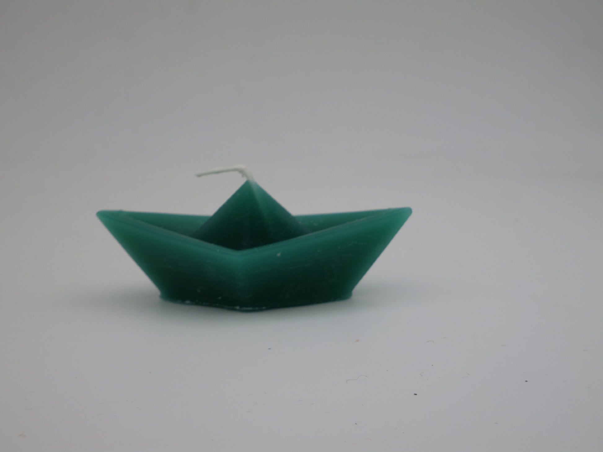 Bunte Papierbootkerzen KE1 in Wasserschale