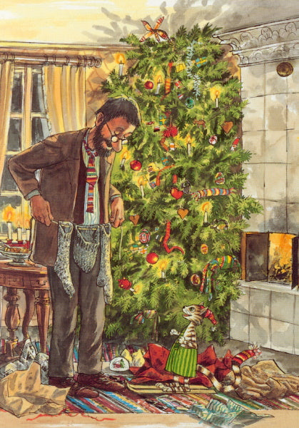Postkarte für Kinder: Pettersson und Findus feiern Weihnachten am geschmückten Baum, Kunst-Postkarte von Sven Nordqvist