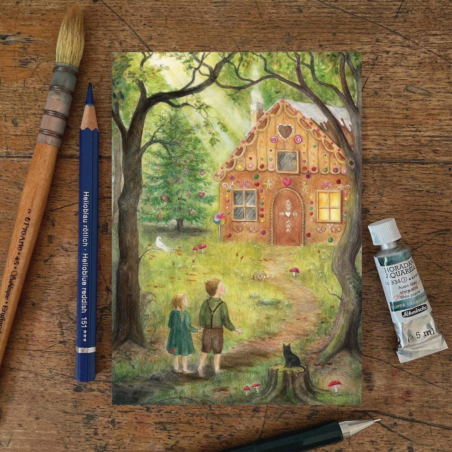 Märchen Postkarte Hänsel und Gretel Märchen Brüder Grimm PKSO340: Hänsel und Gretel Lebkuchenhaus Wald 
Zeichnung von Mhairi Hellbrandt