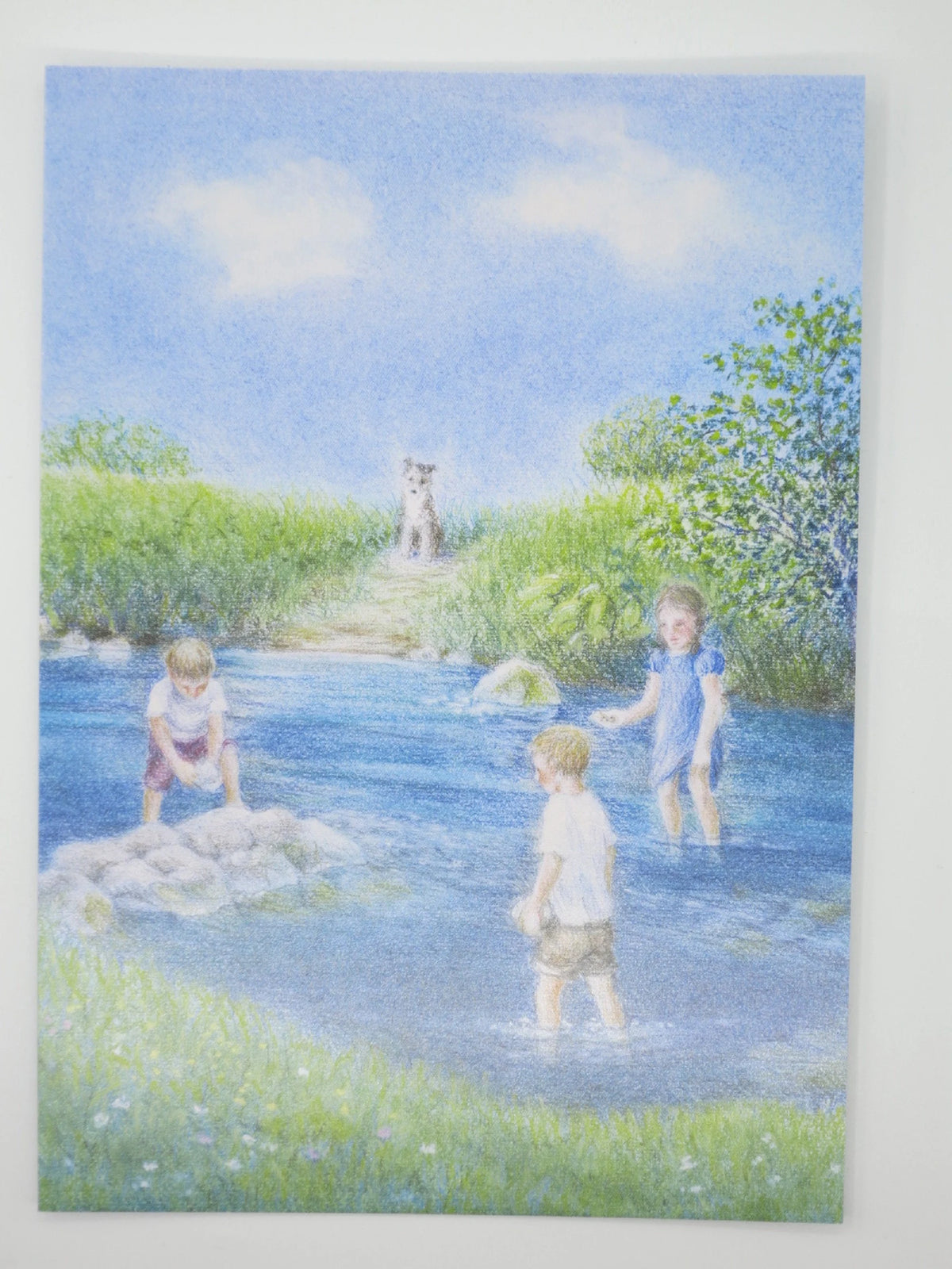 Postkarte Kinder spielen am Wasser, Naturszene m Fluß, Illustriert von Monika Speck