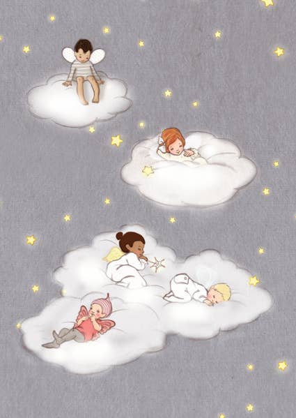 Postkarte Schlafende Feen zeigt Feen auf Wolken, illustriert von Belle & Boo