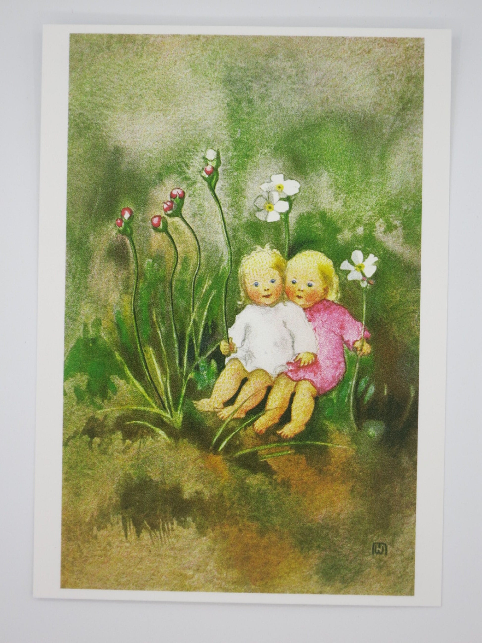 Waldorf Postkarte Schwesterlein von Mili Weber: zwei Kleinkinder zwischen Windroeschen