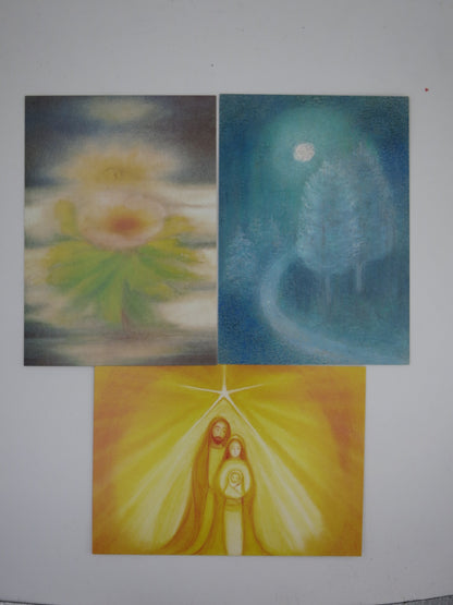 Drei Karten aus dem Postkartenset Winter in Pastellkreide: Lichtblüte, Winterbaum und Heilige Familie
