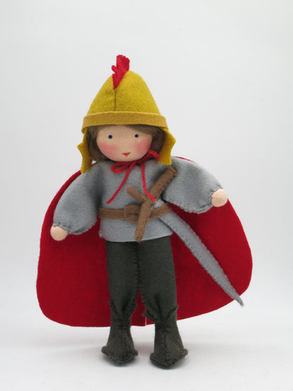 Sankt Martin Art. HE66 als einzelne Figur mit goldenem Helm, rotem Umhang und Filzschwert, Waldorf-Blumenkind für den Jahreszeitentisch.