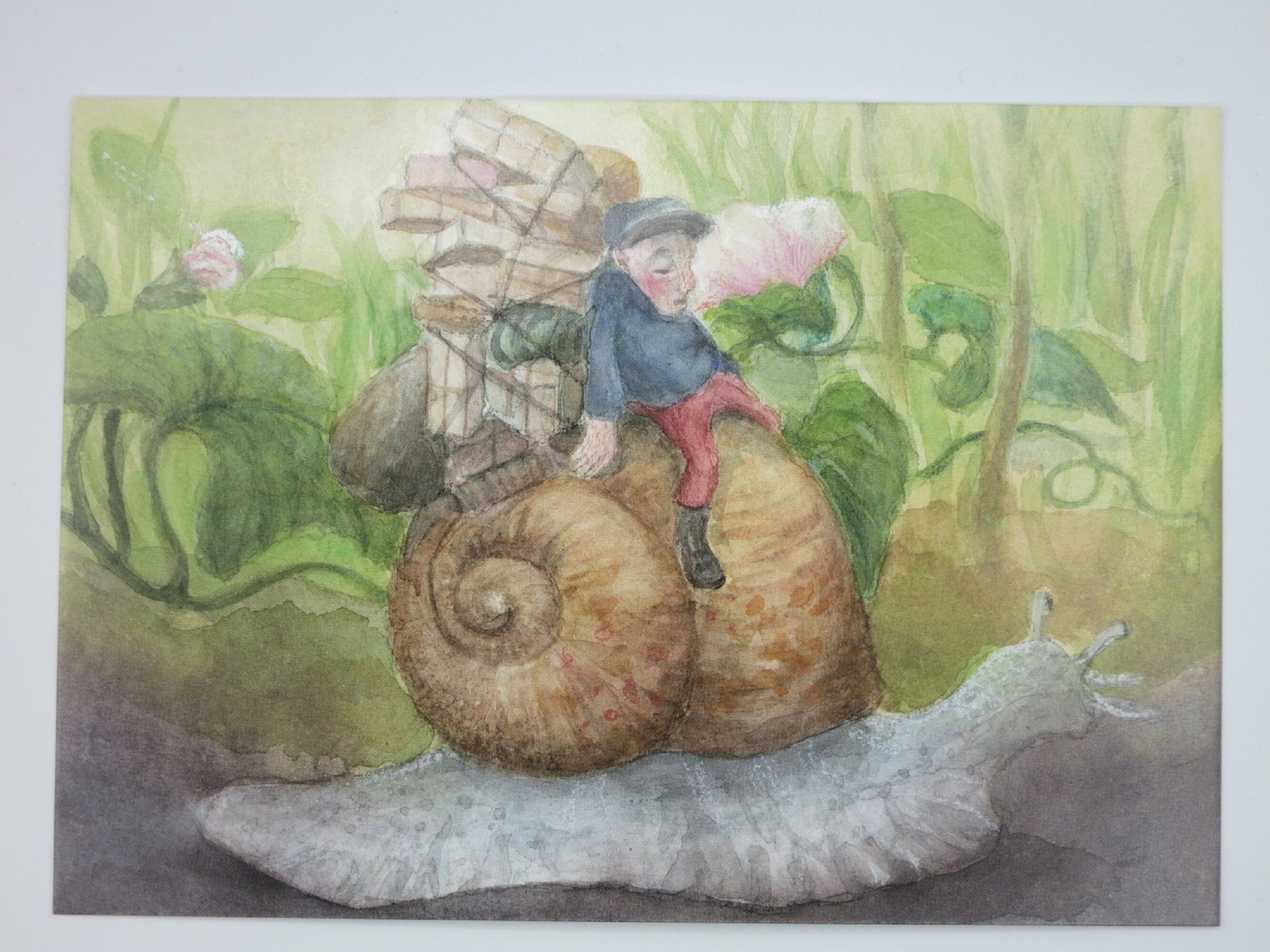 Waldorf Postkarte Schneckenpost von Monika Speck mit Wichtel-Postboten auf einer Weinbergschnecke