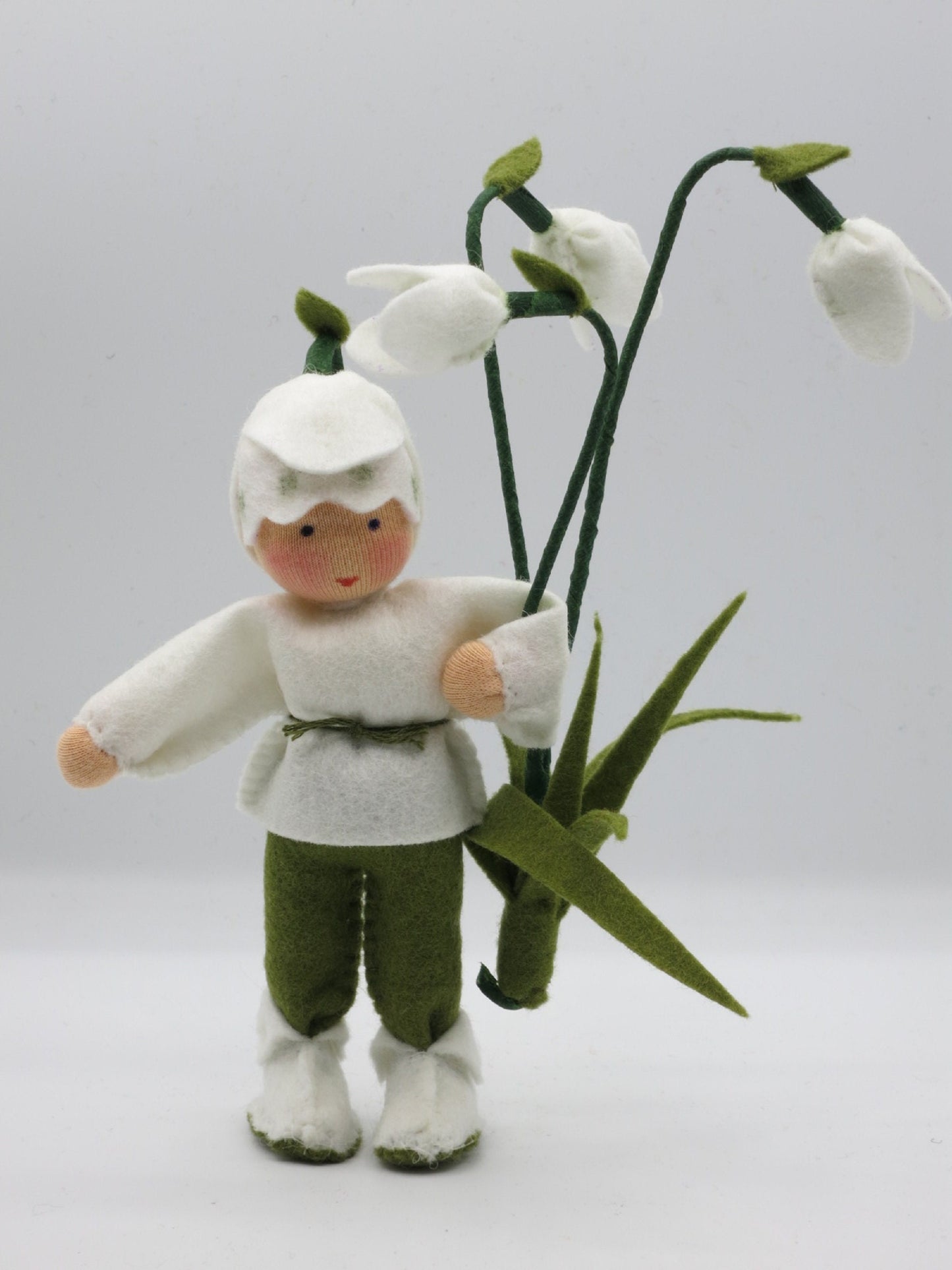 Schneeglöckchen-Junge Blumenkind mit Strauß weißer glöckchenförmiger Blüten – Waldorf Jahreszeitentisch, Art. WI22