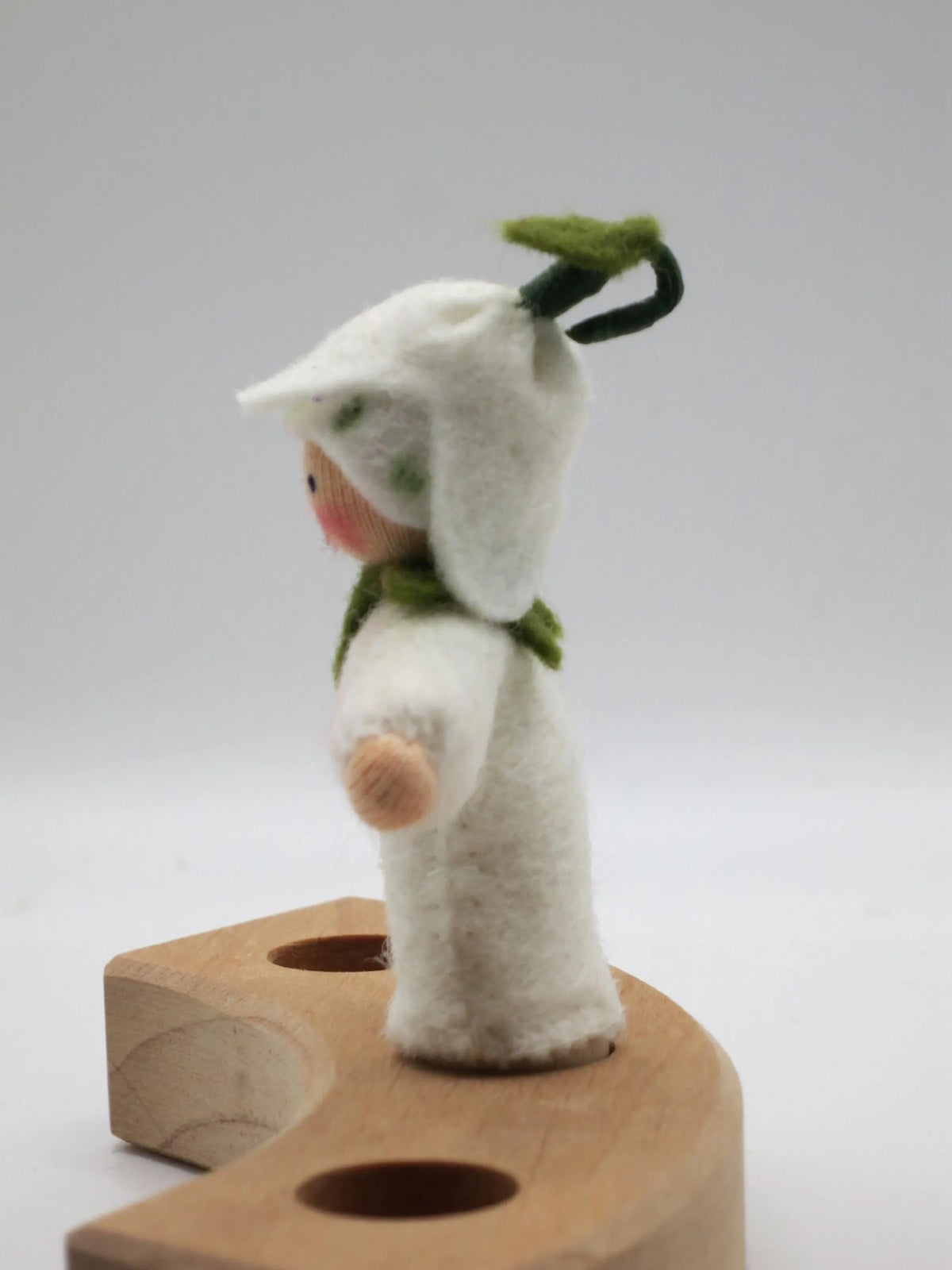 Schneeglöckchen-Stecker im Geburtstagsring aus Holz, Waldorf Jahreszeitentisch