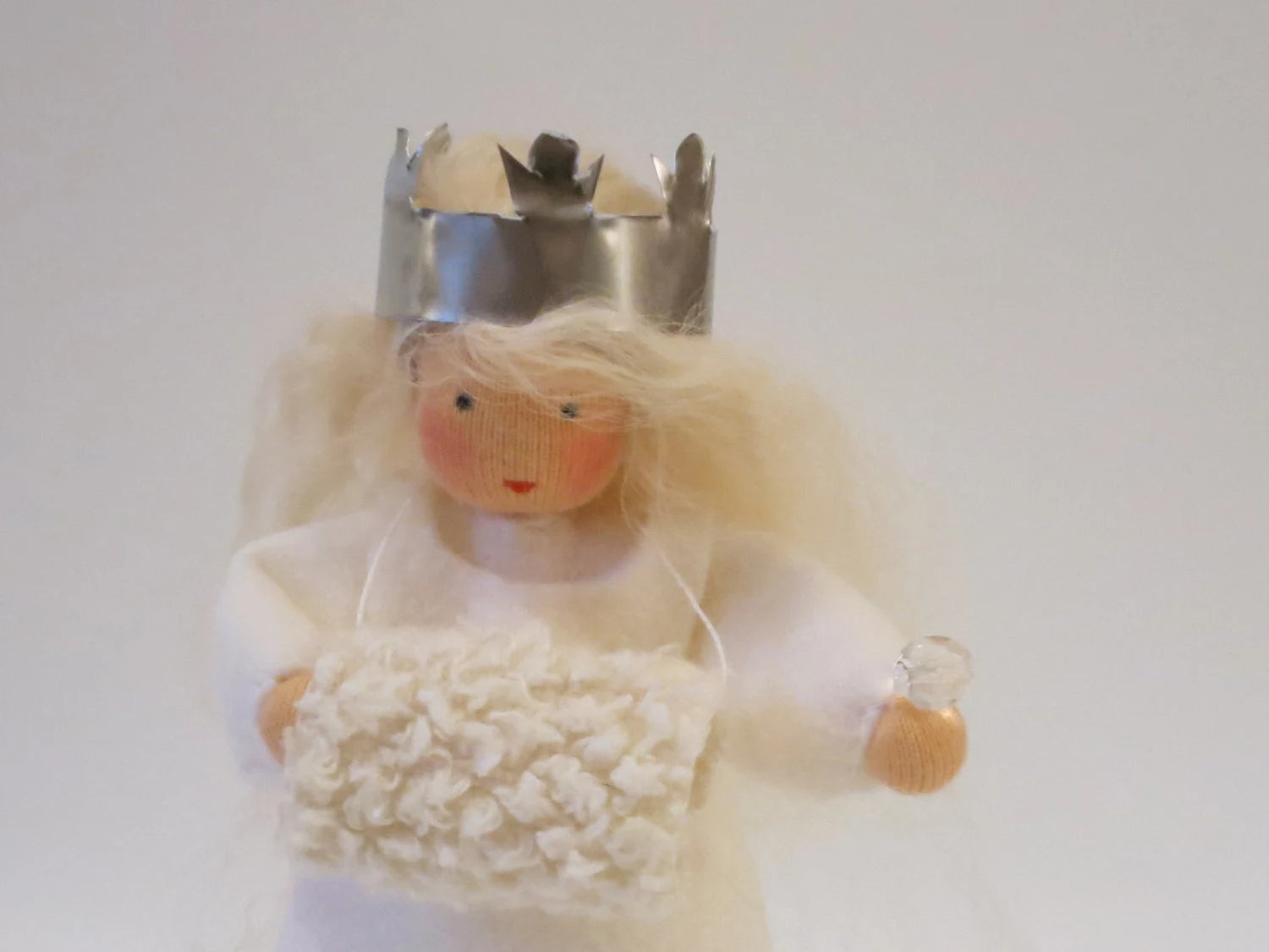 Schneeprinzessin Blumenkind Nahaufnahme Gesicht mit Silberkrone, Art. WI21