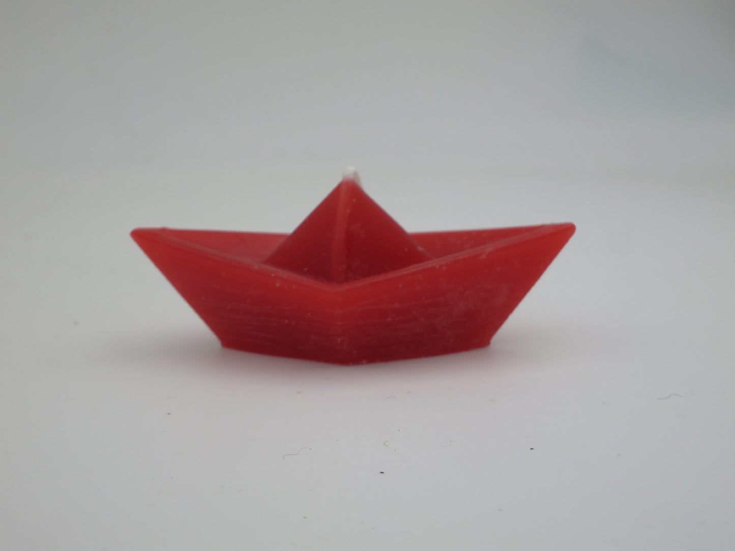 Schwimmkerzen in Papierbootform für Sommerdeko
