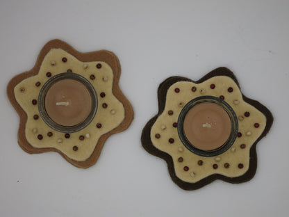 Teelichthalter Lebkuchen Blumenkind in Hellbraun und Dunkelbraun mit Zuckerperlen, Waldorf Jahreszeitentisch Art. WI67