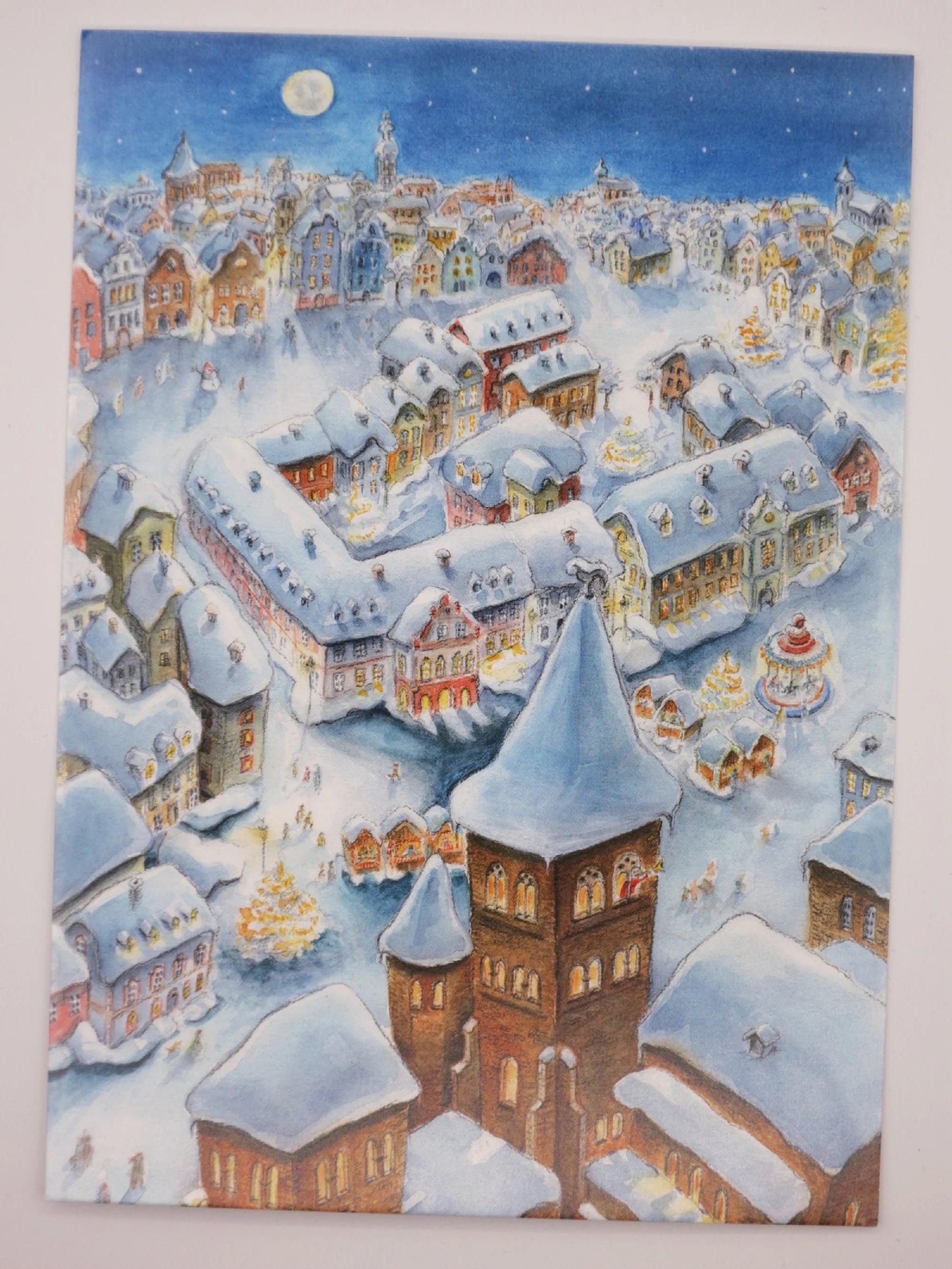 Postkarte Weihnachten in der Stadt von Dorle Schaussbreitner, Altstadt von oben mit Weihnachtsmarkt und Vollmond