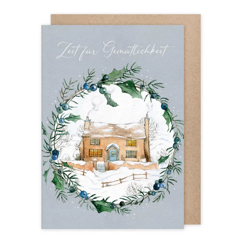 Weihnachtskarte verschneites Häuschen im Beerenkranz, Zeit für Gemütlichkeit