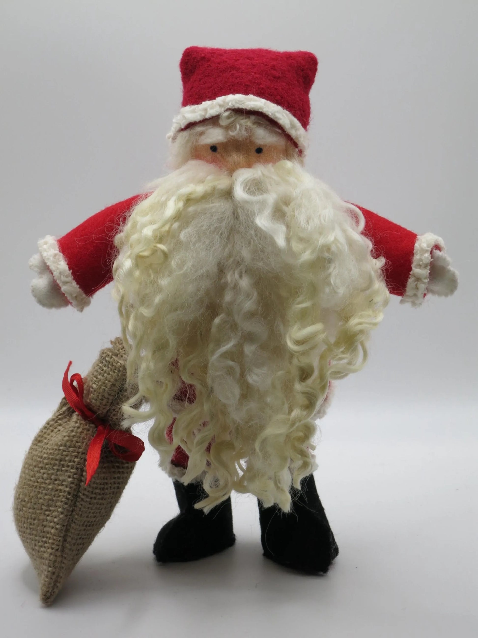 Weihnachtsmann Blumenkind Frontalansicht mit rotem Mantel und weißem Besatz, Art. WI54