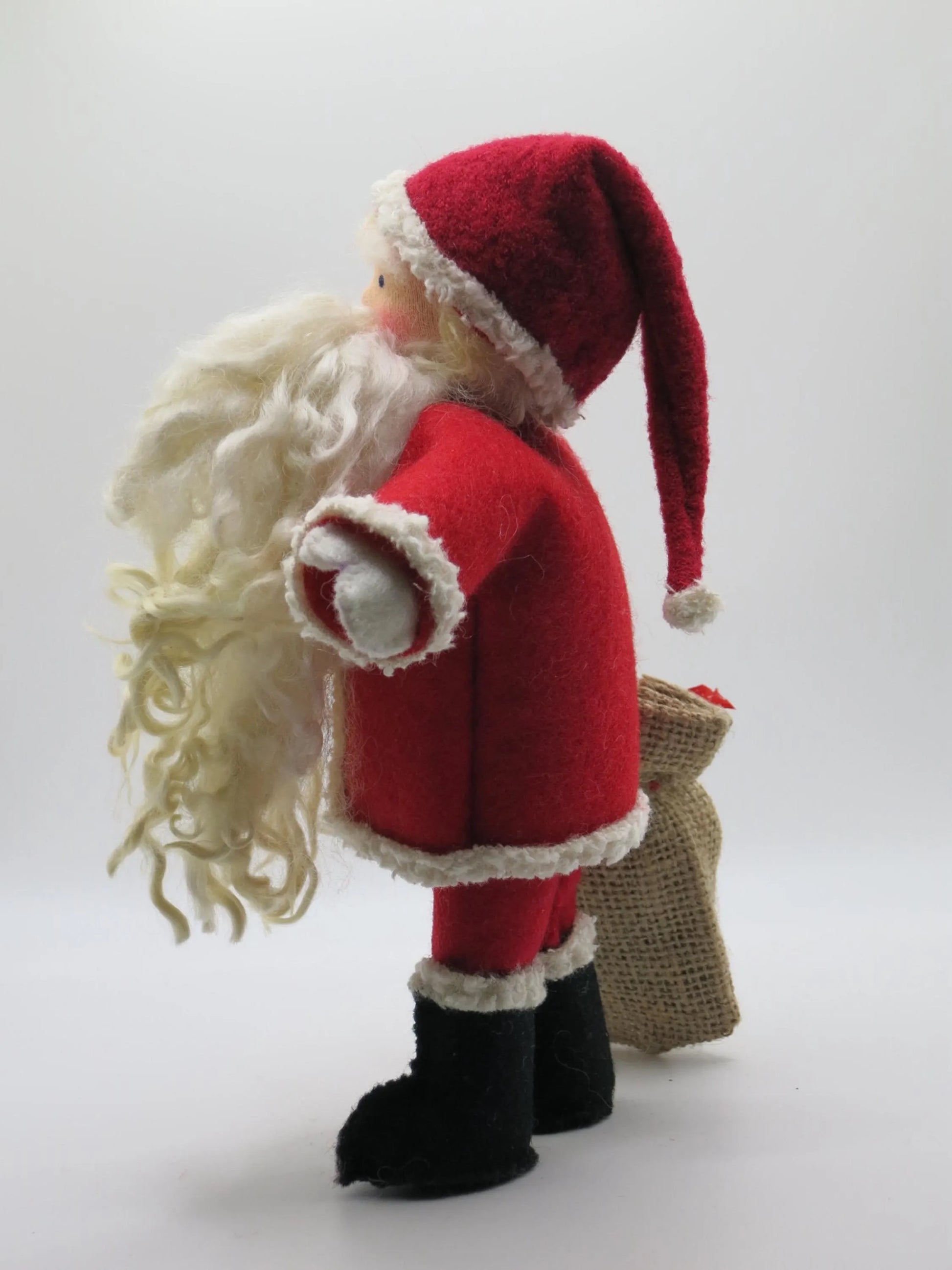 Weihnachtsmann Blumenkind Seitenansicht mit Jutesack und Zipfelmütze, Art. WI54