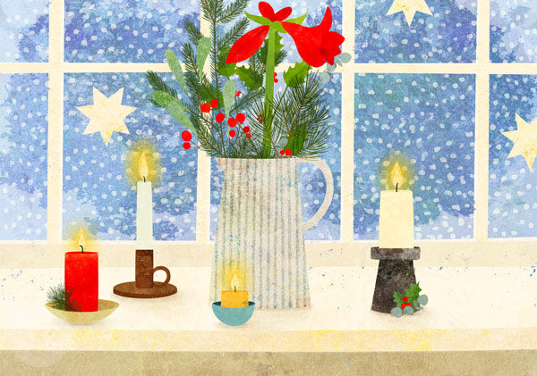 Weihnachtspostkarte Amaryllis und vier Kerzen auf der Fensterbank im Schnee